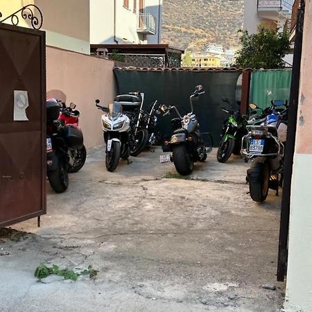 Bed and Breakfast Sa Marina La Caletta Exterior foto