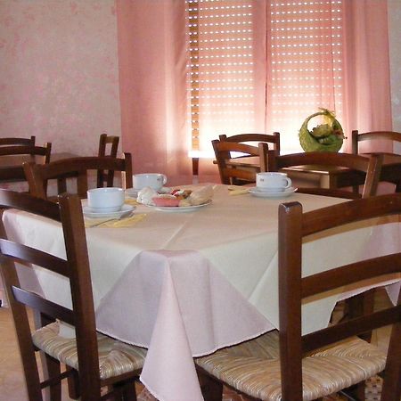 Bed and Breakfast Sa Marina La Caletta Exterior foto