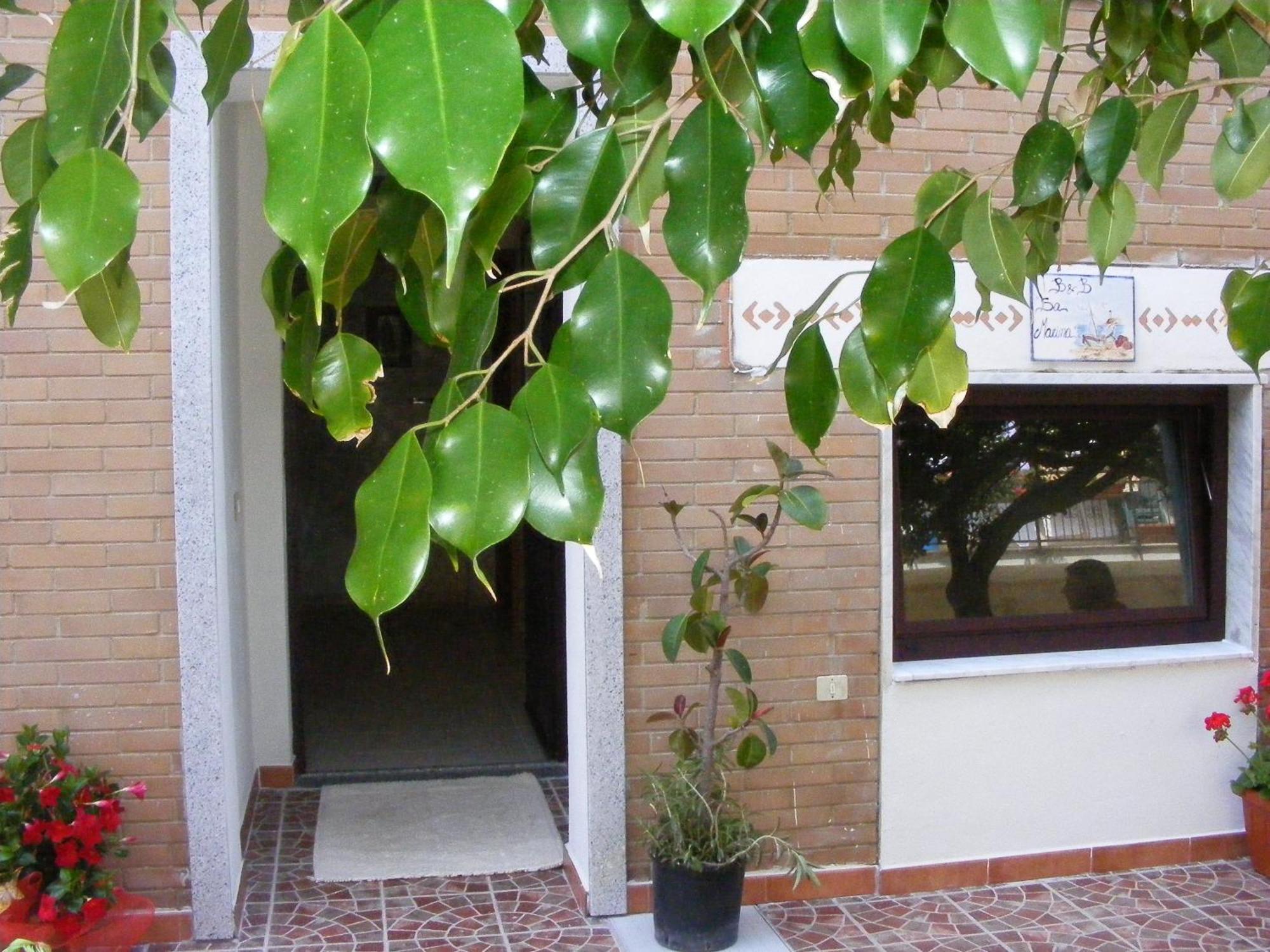 Bed and Breakfast Sa Marina La Caletta Exterior foto