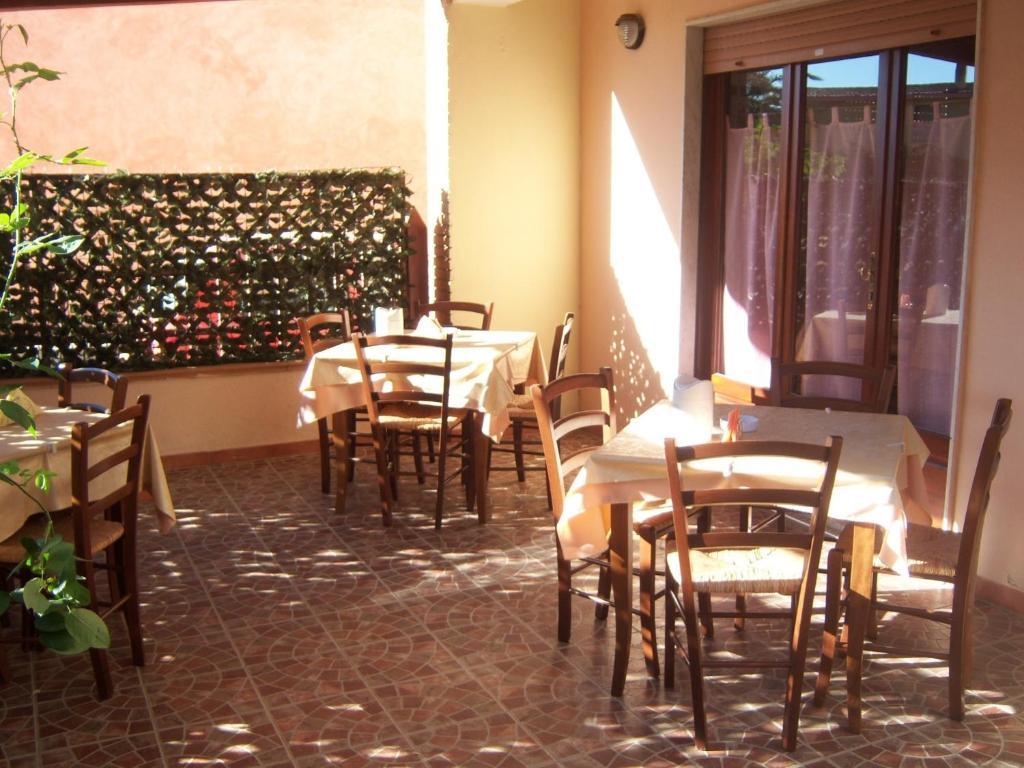 Bed and Breakfast Sa Marina La Caletta Exterior foto