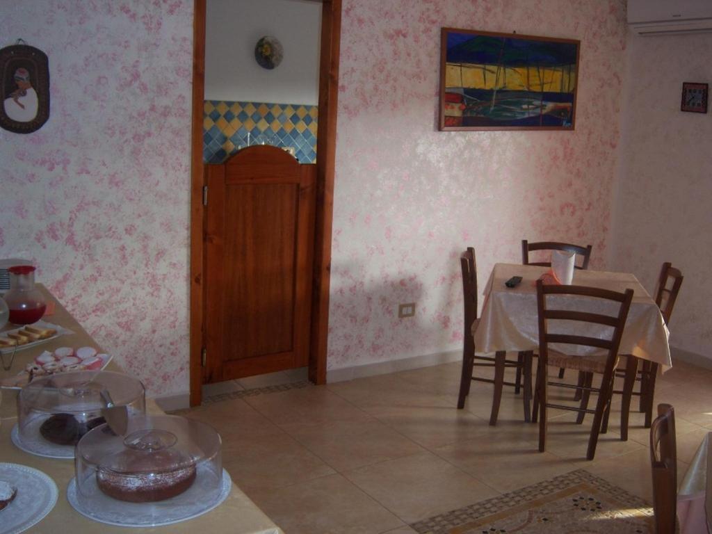 Bed and Breakfast Sa Marina La Caletta Exterior foto
