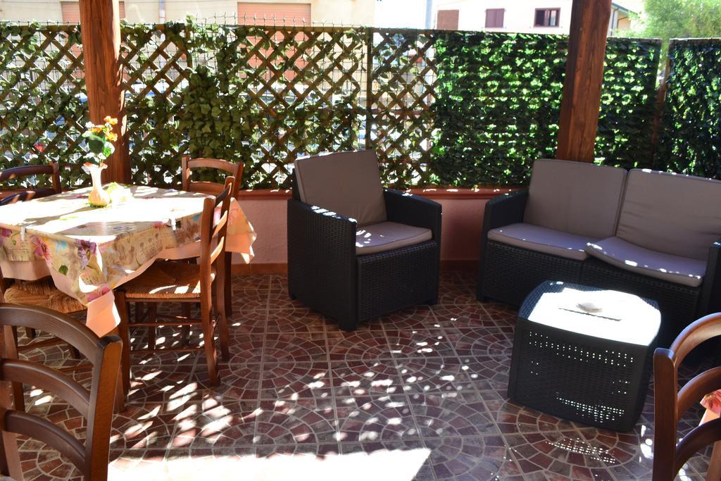Bed and Breakfast Sa Marina La Caletta Exterior foto