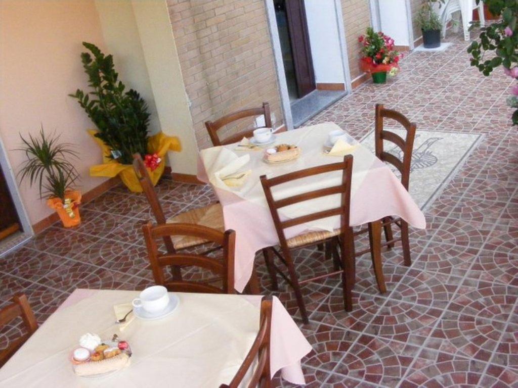 Bed and Breakfast Sa Marina La Caletta Exterior foto