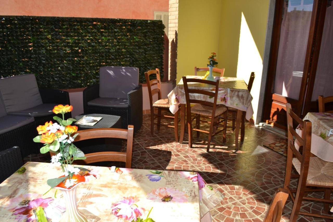 Bed and Breakfast Sa Marina La Caletta Exterior foto